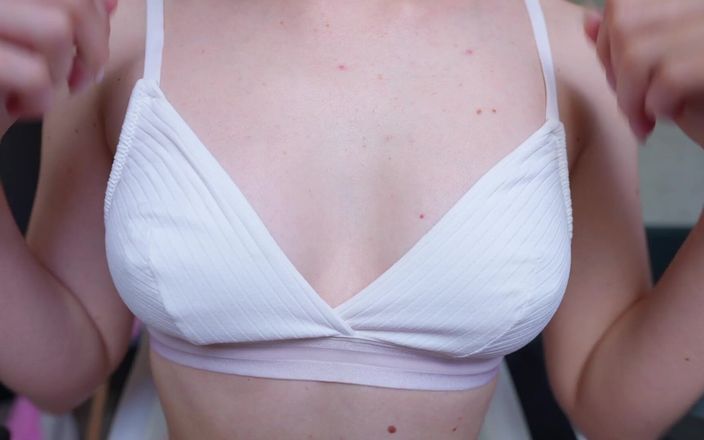 Tori Diamond: Kleine titten und brustwarzen spielen