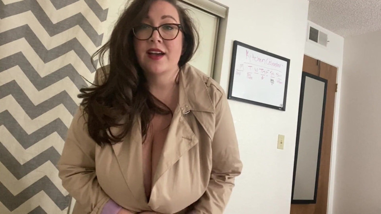 cutejayne: BBBW-stiefmutter trägt einen strap-on-custom 2