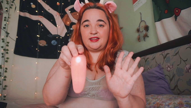 AssGives: Arătându-mi jucăriile sexuale, partea 1