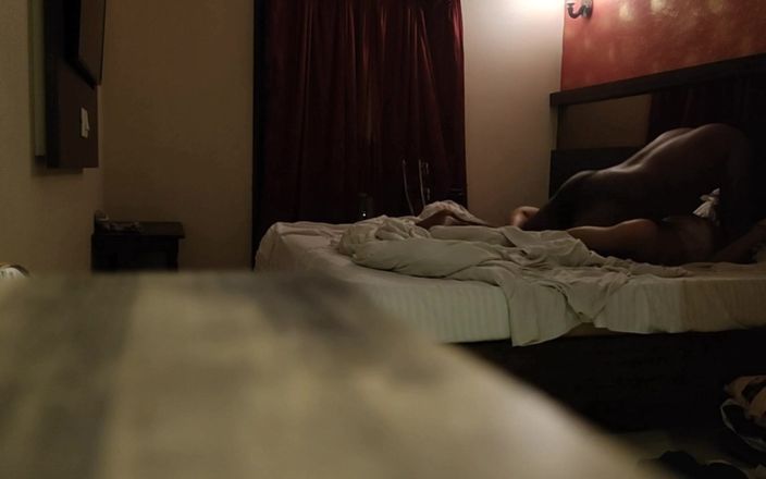 Trisha Hotness: Cam2 fickt hart, missionarsstellung hämmert ihre muschi