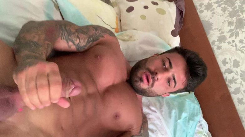 Maximus Barmin: Pink cock-ring in action
