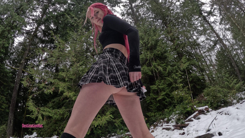 Destination Kat: Đi tiểu trong tuyết