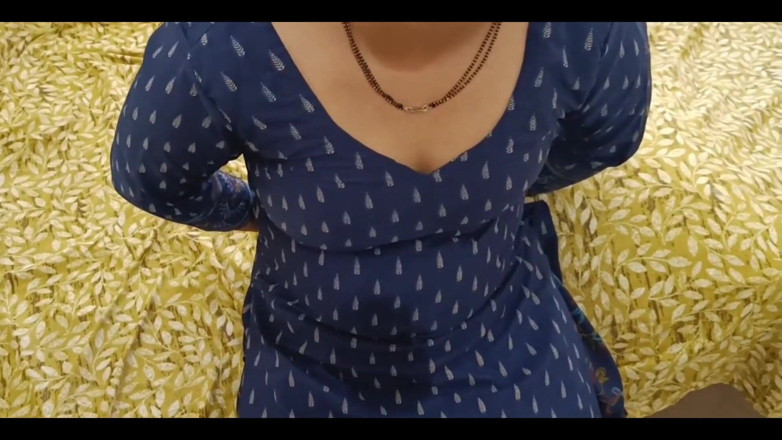 YOURAMRITA04: Sexy indická desi vesnice Bhabhi byla poprvé anální šukání s Deverem...