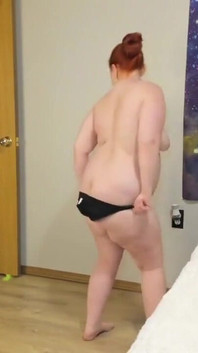 怀孕 30 周跳舞和脱衣