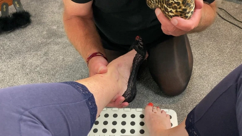 Mr MF: Mrs Mature Feet Allows Her Footboy to Remove Her Shoes...
