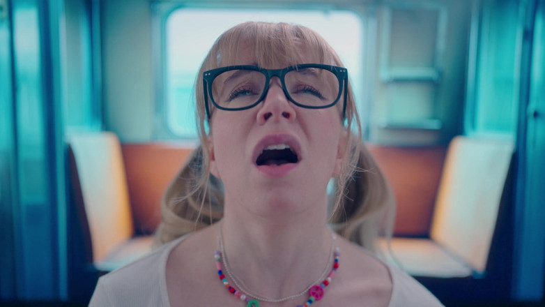 Jolie Lyon: 火车上的荡妇