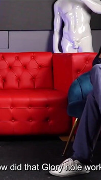 Jessica sodi muncrat di depan penggemar kontol besar pemalunya di acara juan bustos ft. khloe &melanie