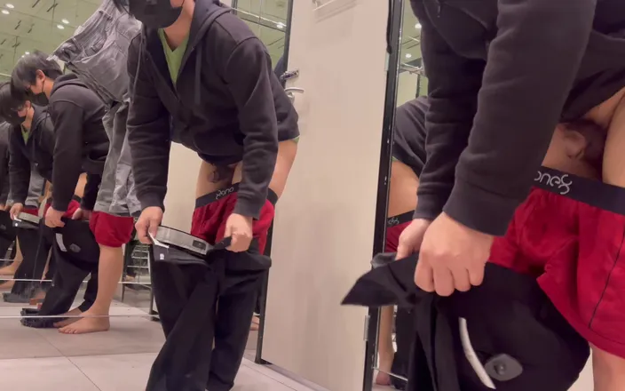 Great J: Asian Boy Masturbates in Shop Fitting Room