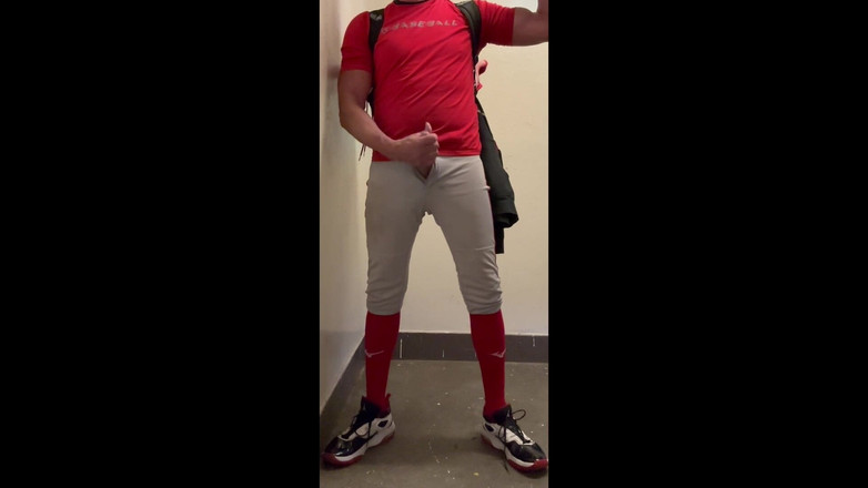 JockDad87: 棒球 Dilf Jockdad87 离开他的速度