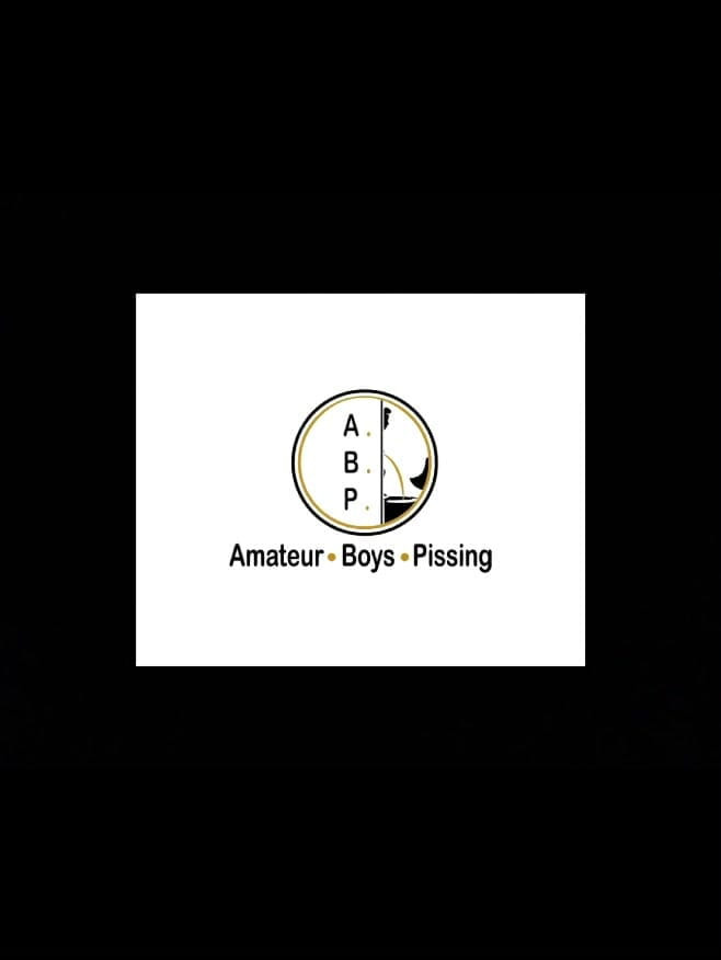 AmateurBoysPissing: jinjar larka apni kaamuk nagn dost ke saamne paani men...