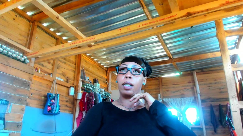 AnalEbony: Role-play, Alien Woman with Big Ass Lands on Earth...