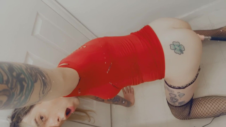 CarmenMelatonin: Minidress रंडी को चुदाई पसंद है