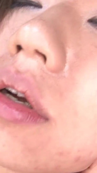 Scéna s asijskými kalhotkami - 4_skinny Japonka s malými kozami si užívá creampie trojku