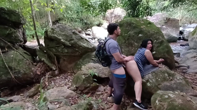 venusandzeus: Mädchen lässt ihren lehrer sie nach dem college im wald...