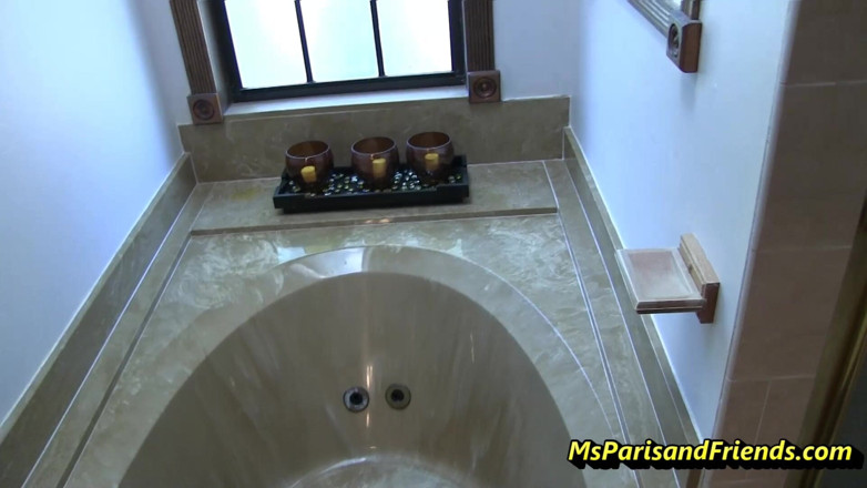 Ms Paris and Friends: Madrasta e enteado-bem-vindos em casa tabu