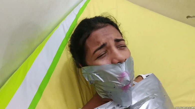 Selfgags Latina Bondage: Phù thủy độc ác và ả điếm được xác ướp