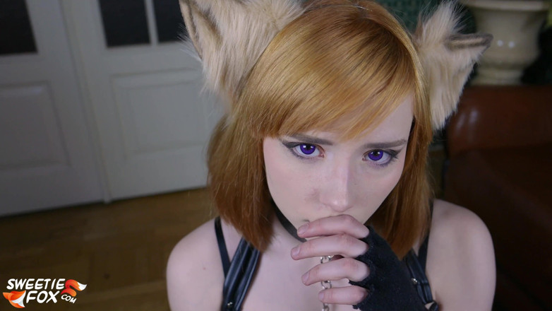 Sweetie Fox: Bunda perfeita em palmadas de látex e chupar vibrador - bdsm...