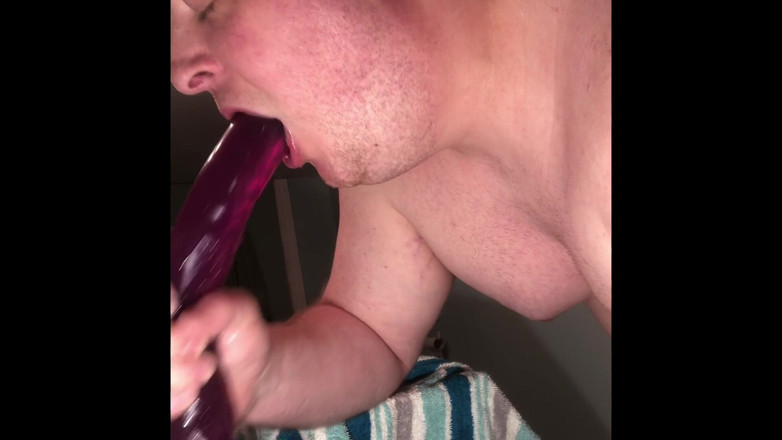 Charlieboy69: Hluboké hrdlo dildo