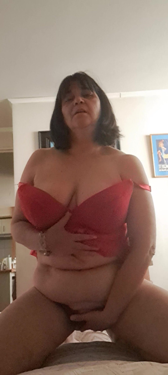 Mommy big hairy pussy: Showing off Hot MILF Tits