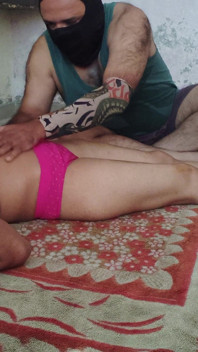 Hintli yerel köylü genç kız açık havada xxx video, Hintli güzel köylü kız açık havada seks videosu