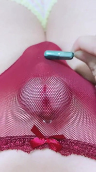 Femboy primo piano sborrata e 2 orgasmi rovinati