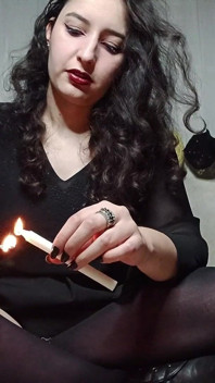 Kim büyük yarağı buraya sokmak ister?