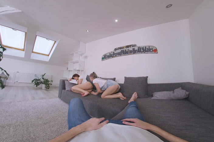 Virtual Taboo: 在这个婊子休息的时候深深地操我