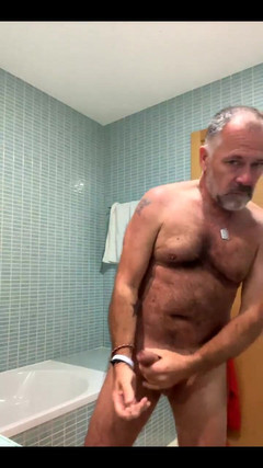 Daddybearvlc: Streaming dimulai pada 02/23/2024 11:04 Waktu Mandi