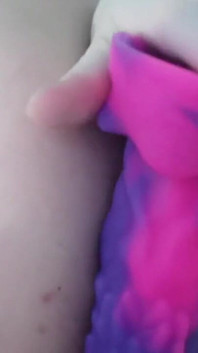 5minutové video, kde jsem v koupelně, jak si hraju se svým těsným análním otvorem. Nemůžu uvěřit, že jsem po pauze zase u toho