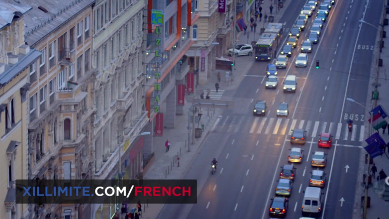 French girls at work: Incontro segreto nel bagno dell'ufficio