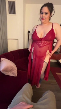 Dos pollas grandes para mí! Mi esposo tuvo que quedarse vestido y verme follar