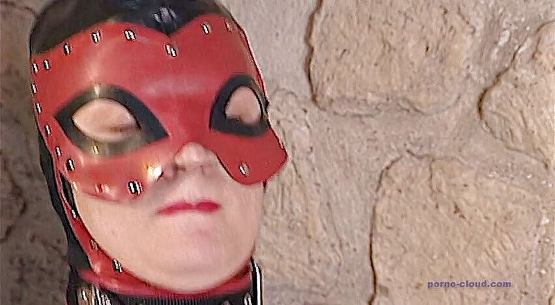 Porno Cloud: Focení uvnitř latexového studia