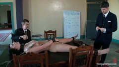 The Upper Floor by Kink: Sesiones de servicio: Rutinas domésticas