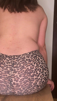 Wild Thing: Leggings de leopardo, peidando como uma besta
