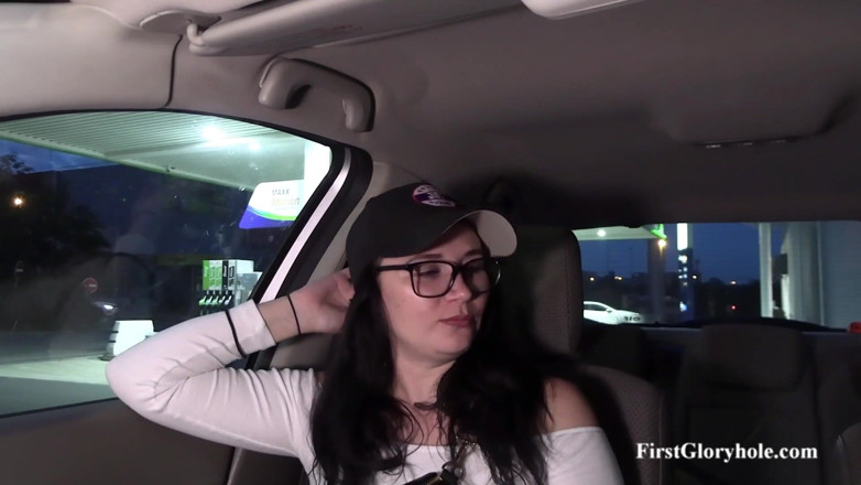 First Gloryhole: Ester, étudiante de 19 ans - son premier gloryhole, partie 4 (6 doses avalées)