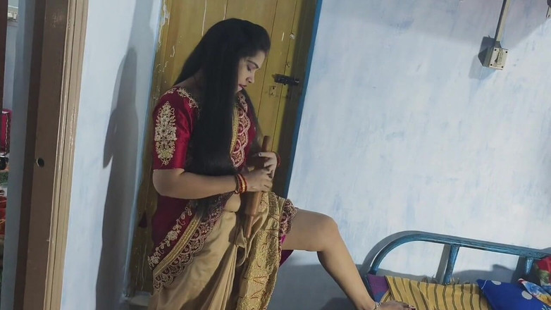 Sona bhabhi: Novomanželský indický manžel a manželka mají romantiku