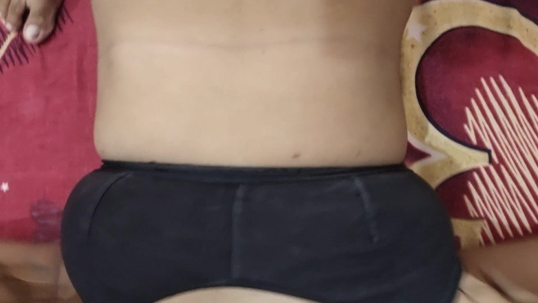 Desi Angel: Mes amis, une belle-mère sexy apprend à baiser une fille mature