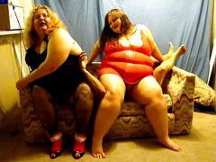 BBW nurse Vicki adventures with friends: Sestřička Vicki a Angie ve videu s dvojitým sezením na...