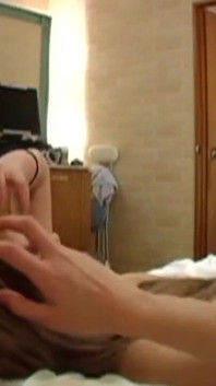 Hitomi sa come far venire i cazzi con la bocca e la figa