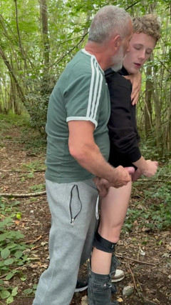 itapapixxl: 老红发人和精灵 twink（三部曲第1部分，共3部分）他在树林里迷路了