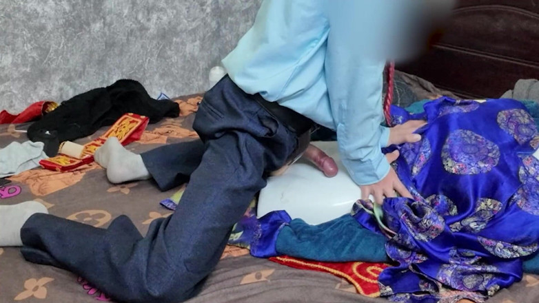 Hoangduy: Yaşlı adam seks yapıyor