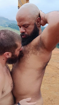 दाढ़ी वाले चाचा को Zé Agroboy द्वारा चोद दिया जा रहा है Passio na Roça⁷