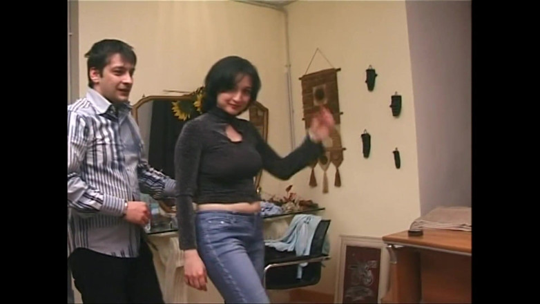 My porn family: Báječná mladá vintage dívka s pěknými kozami a chlupatou kundičkou...