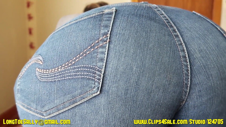Long Toe Sally Big Buns: Scoregge jean