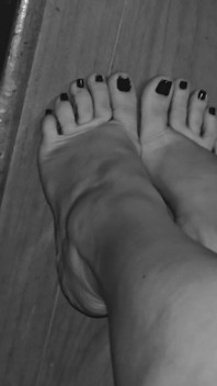 Sexy Toes Shining for Stepdaddy