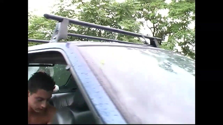 NASTY AMATEUR - Pornstar for a day: Di antara semak-semak