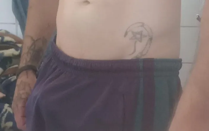Amateur porn tugga: Amateur Guy Shows