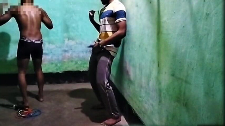 Desi Tits: Gym Muscular Twink Boy Masturbate