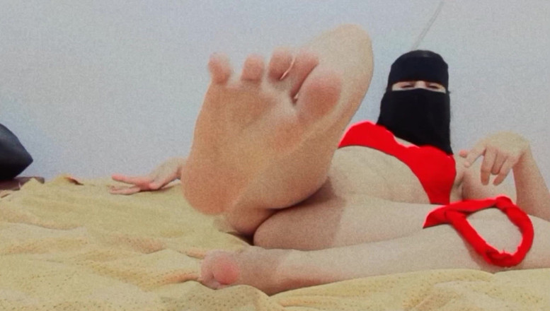 Nina_lalatkom: 阿拉伯女孩打手枪。Sexy Positions