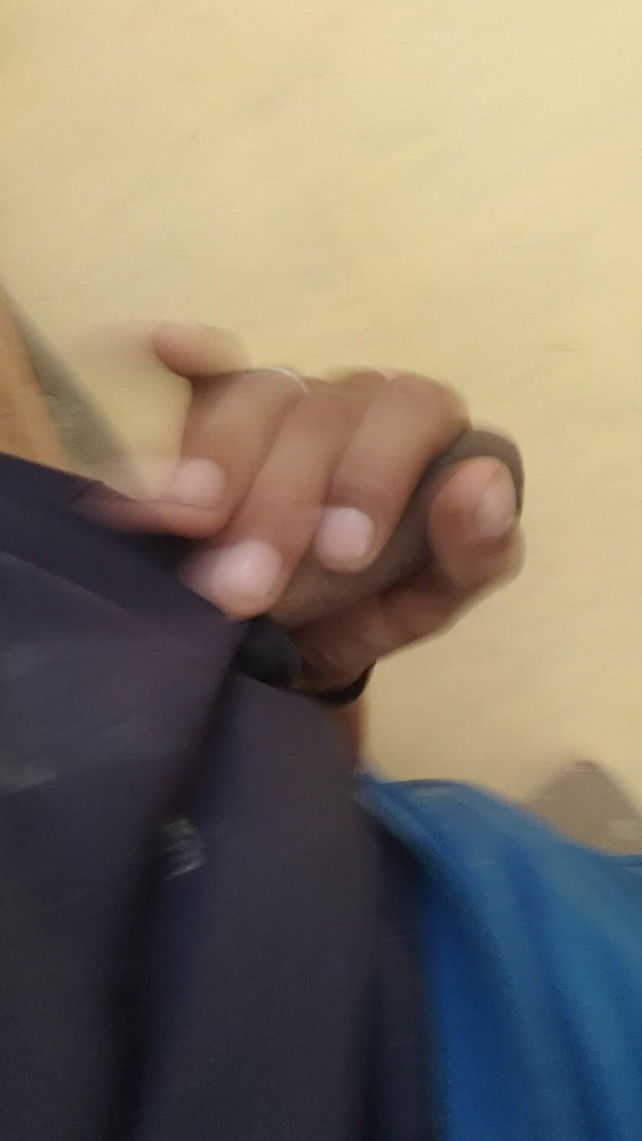 AlexAlejandro13: ¿Quién quiere mi leche?